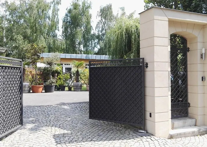 3 - A63699 Apartment *